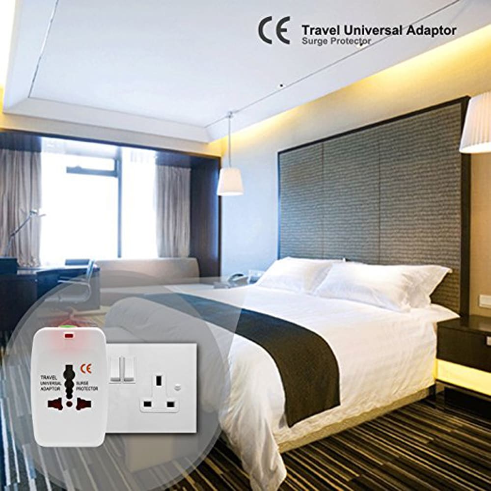 Safety Universal Travel Adaptor UK/USA/EU/CN Adaptor/Travel Plug and Socket- White